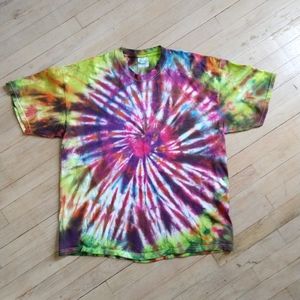 Vivid tie dye t shirt, sz XL